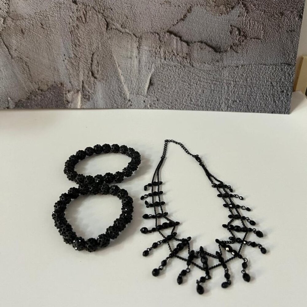 Black Beaded Choker Necklace and 2 stretchy bracelets